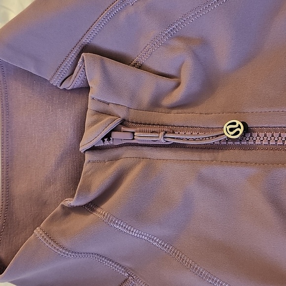 Lululemon define jacket NWT size 10 purple/mauve color - Picture 5 of 7